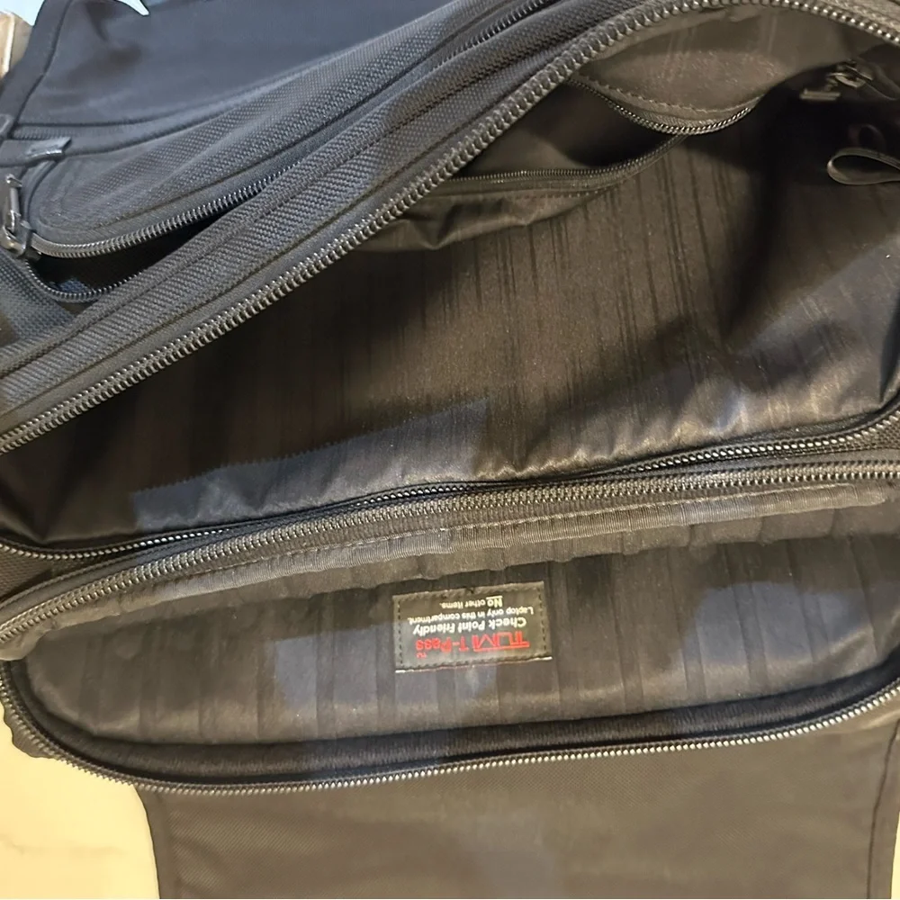 Tumi Briefcase - Picture 4 of 4